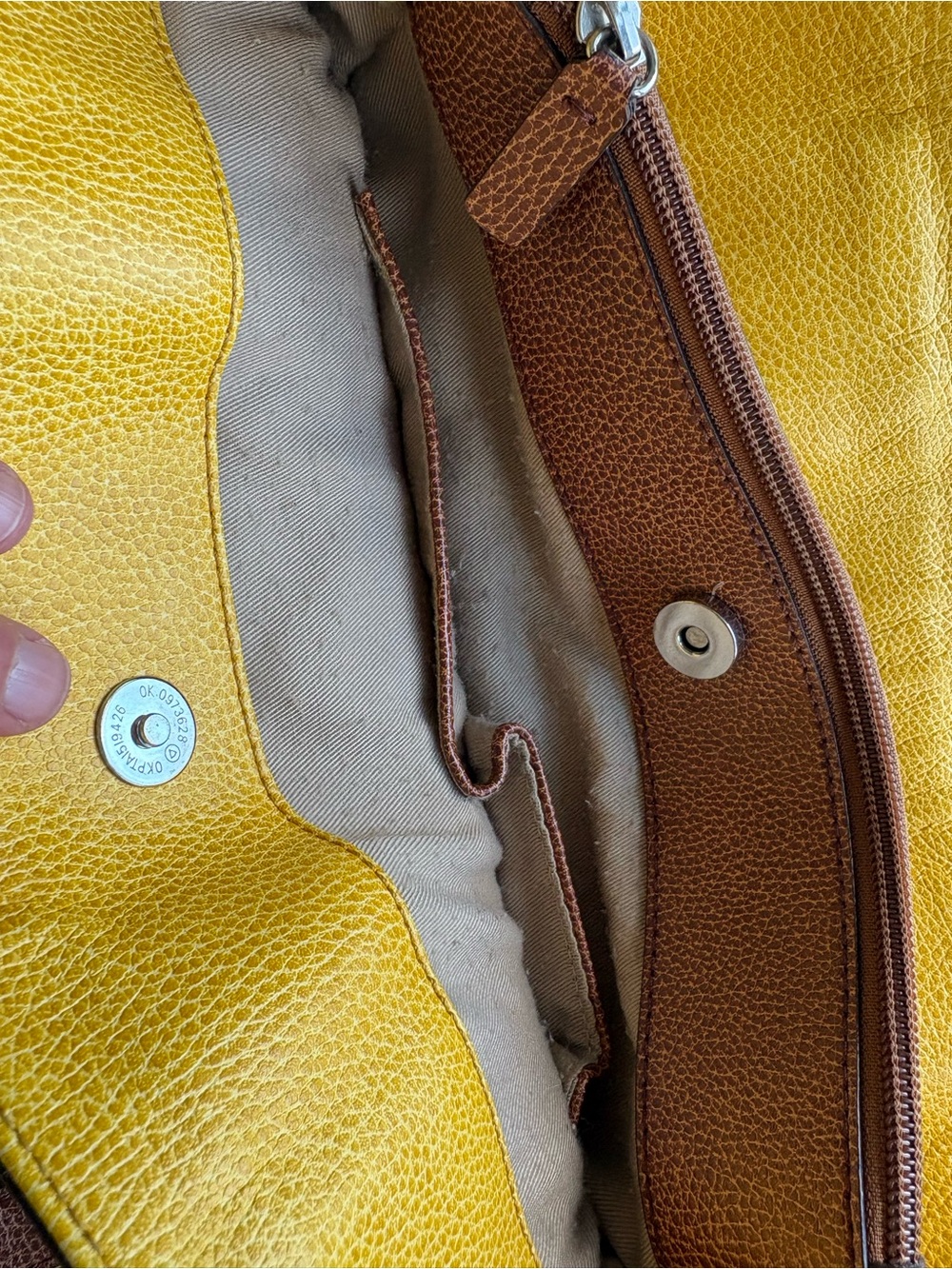 Banana Republic Vintage leather Yellow Tote with Brown Trim Details - Picture 3 of 11